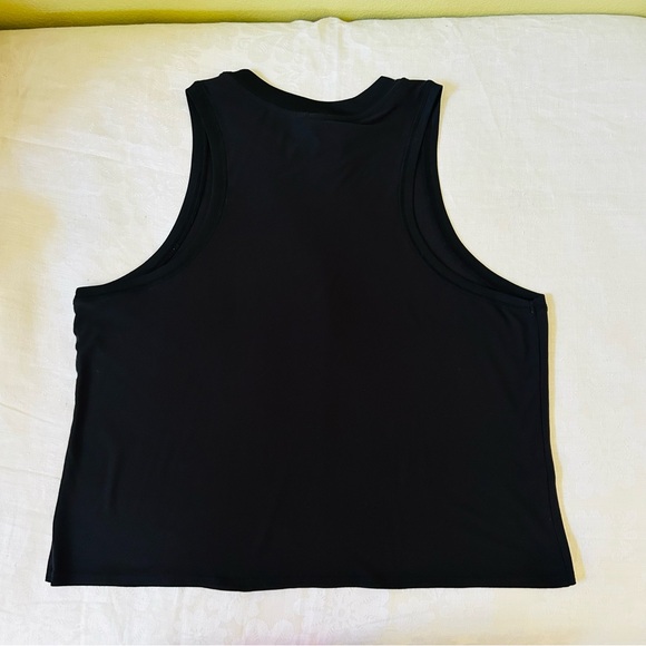 Vuori Energy Top in Black Large - Picture 8 of 8